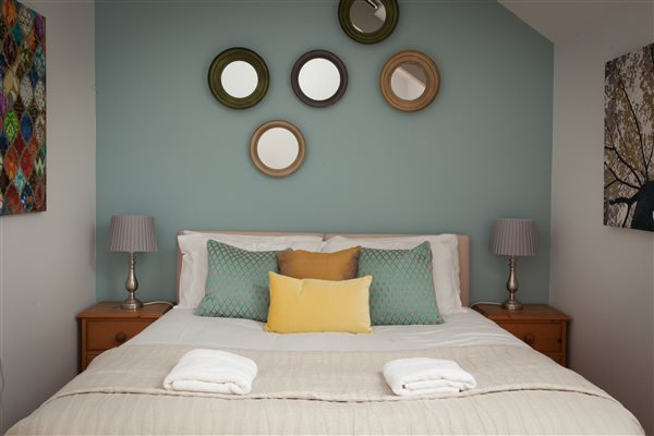 old cart house bedroom treberfedd